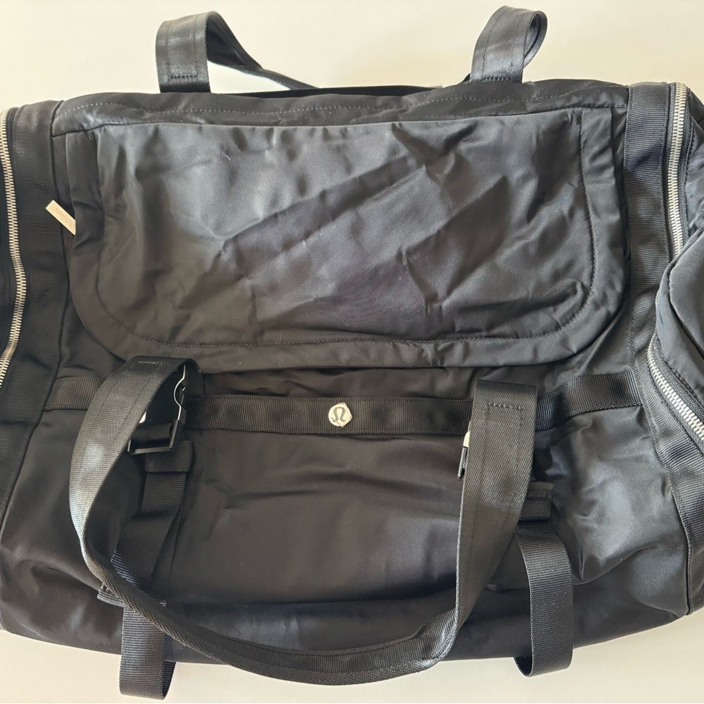 lululemon athletica Wunderlust Duffle Bag 40L - Picture 2 of 3